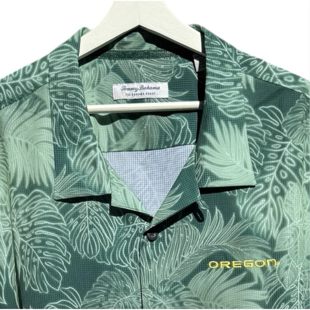 Oregon Ducks Tommy Bahama Hawaiian Shirt Men's 3XLB (BIG)